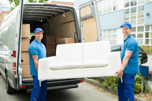Moving service in Chelsea with local transport support